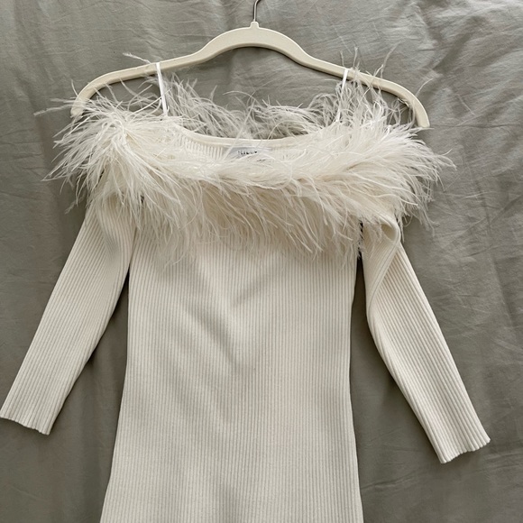 Milky Ecru feather top - Picture 2 of 4